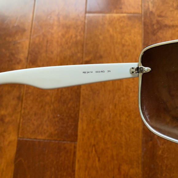 Ray-Ban Women’s Y2K Wraparound Sunglasses White/Grey - Picture 4 of 7